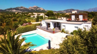 Villa avec piscine en Corse